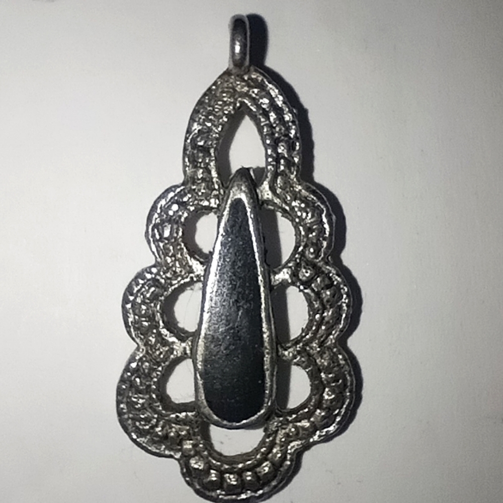 Silver-toned Black Pendant